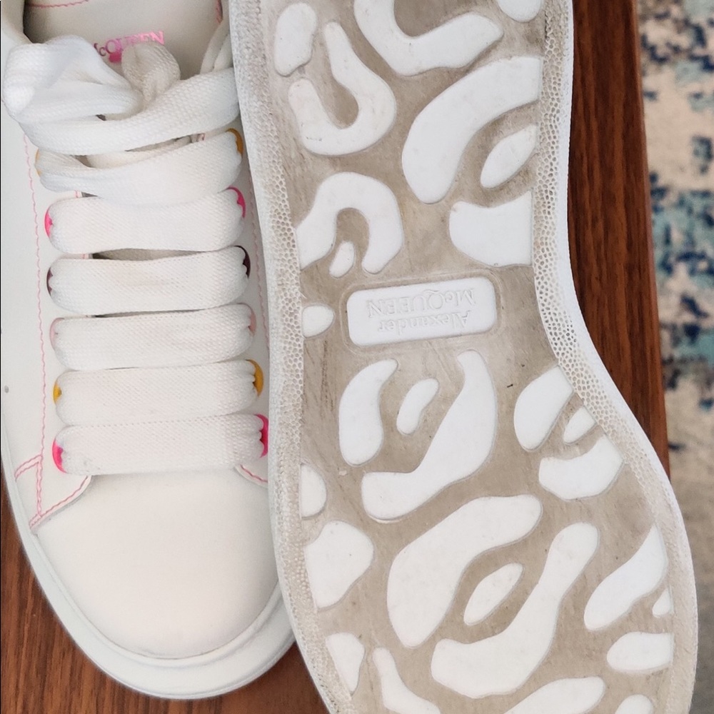 Alexander McQueen sneaker women size 8 LIKE NEW